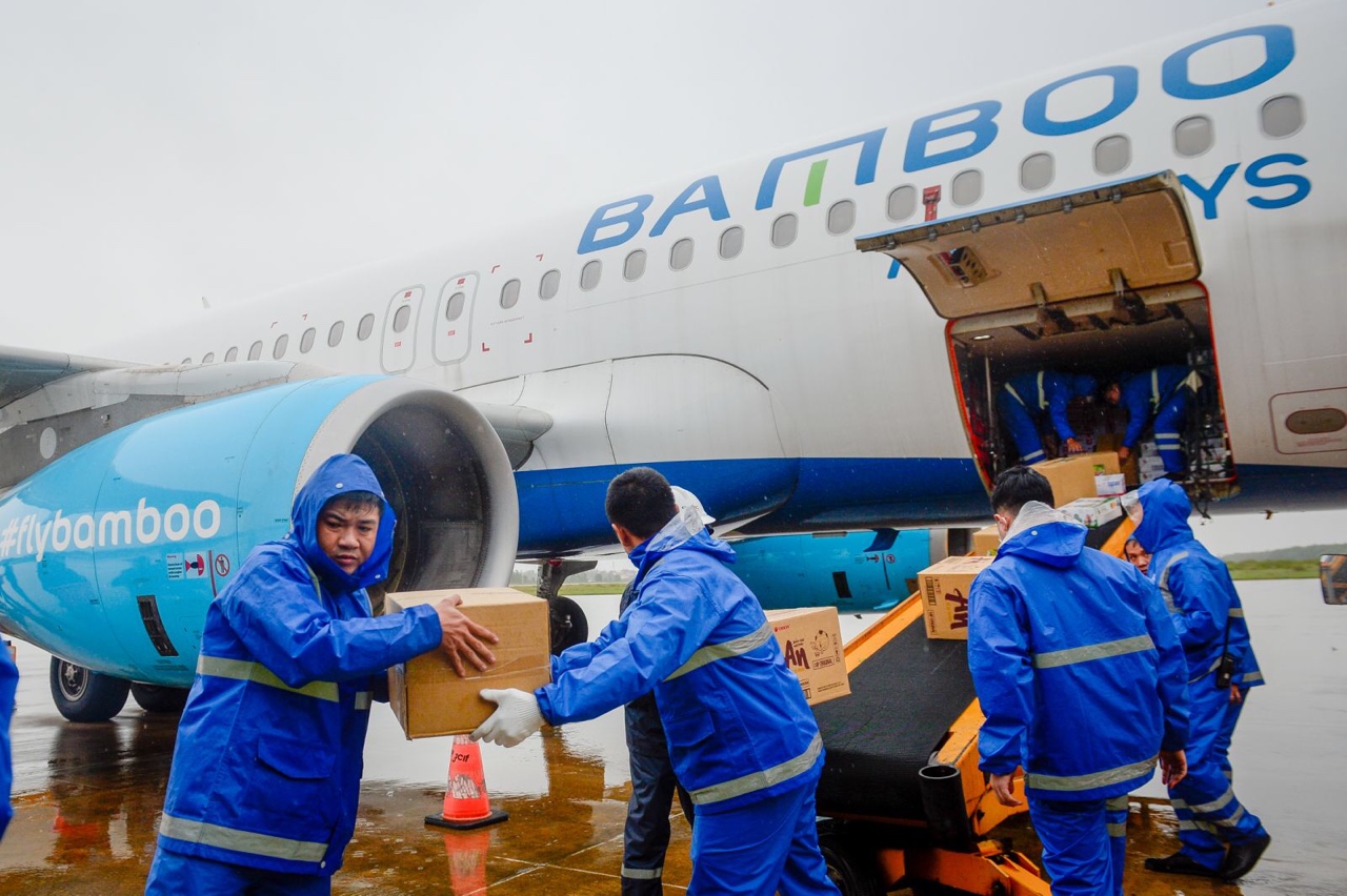 Bamboo Airways khẩn trương ưu tiên chuẩn bị cho chuyến bay, cũng như điều động các cán bộ dạn dày kinh nghiệm để phục vụ chuyến bay
